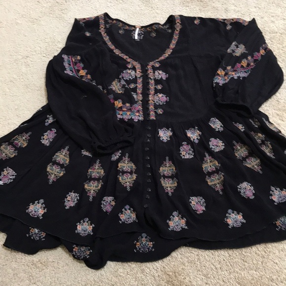 NWOT! FREE PEOPLE Size XS Black Embroidered Top - Picture 8 of 8